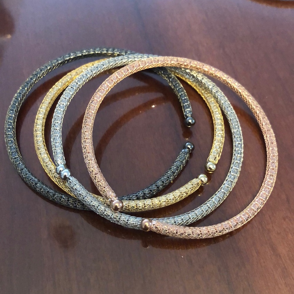 Bracelets, come all together!